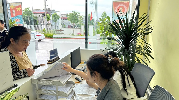 Phú Xuyên: Chính quyền số đến gần dân hơn sau một năm vận hành mô hình chính quyền địa phương hai cấp- Ảnh 2.