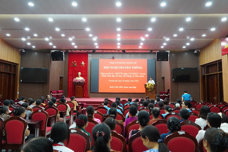 Hội Liên hiệp Phụ nữ phường Chương Mỹ tuyên truyền xây dựng gia đình văn minh, hạnh phúc và trao quà cho con hội viên có hoàn cảnh khó khăn- Ảnh 12.