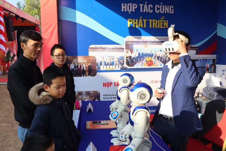 Xã Phú Xuyên: Đẩy mạnh chuyển đổi số, nâng cao hiệu lực, hiệu quả hoạt động của cơ quan nhà nước và chất lượng phục vụ Nhân dân- Ảnh 6.