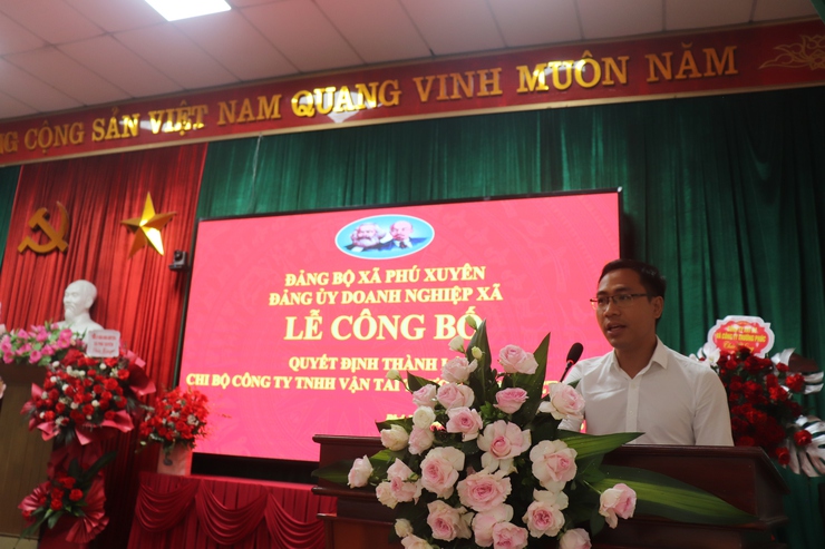 Công Bố Quyết Định Thành Lập Chi Bộ Công Ty TNHH Vận Tải Thương Mại Việt Phát- Ảnh 1.