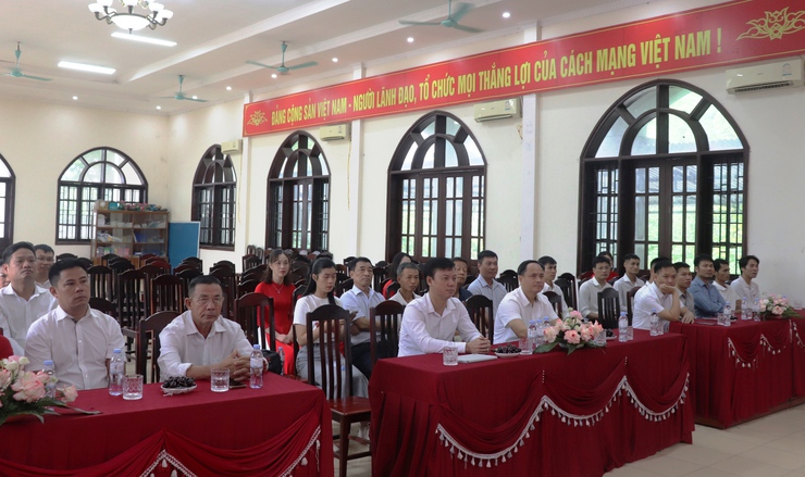 Công Bố Quyết Định Thành Lập Chi Bộ Công Ty TNHH Vận Tải Thương Mại Việt Phát- Ảnh 2.