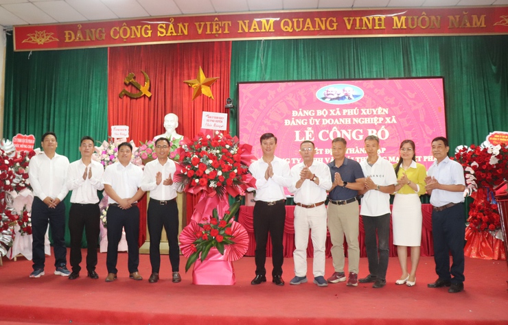 Công Bố Quyết Định Thành Lập Chi Bộ Công Ty TNHH Vận Tải Thương Mại Việt Phát- Ảnh 6.