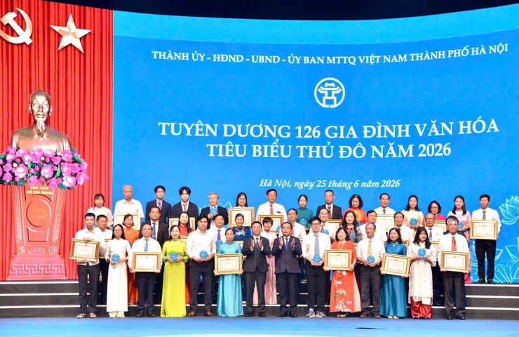 Phường Thanh Xuân: Gia đình bà Ngô Thị Nhâm được tôn vinh danh hiệu "Gia đình văn hóa tiêu biểu Thủ đô" năm 2026- Ảnh 1.