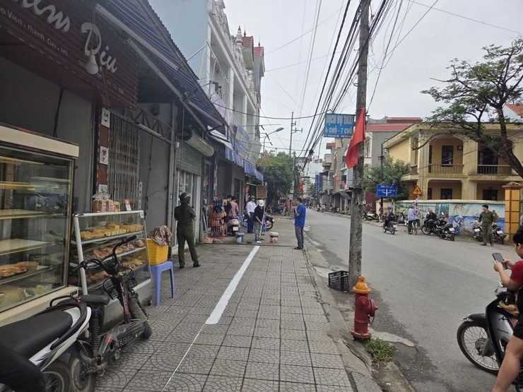 Bình Minh quyết liệt tháo gỡ "điểm nghẽn" trật tự đô thị, trật tự giao thông, vệ sinh môi trường - Ảnh 3.