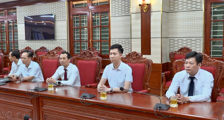 UBND xã Phúc Thọ công bố và trao quyết định bổ nhiệm Giám đốc Trung tâm Dịch vụ tổng hợp xã- Ảnh 4.