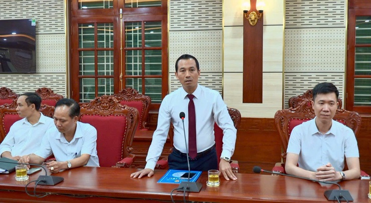 UBND xã Phúc Thọ công bố và trao quyết định bổ nhiệm Giám đốc Trung tâm Dịch vụ tổng hợp xã- Ảnh 3.