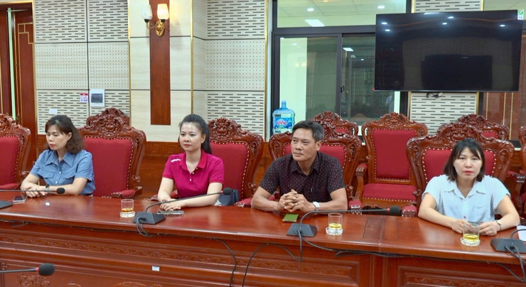 UBND xã Phúc Thọ công bố và trao quyết định bổ nhiệm Giám đốc Trung tâm Dịch vụ tổng hợp xã- Ảnh 5.
