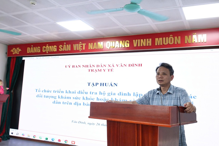 Trạm Y tế xã tập huấn điều tra, lập danh sách người dân khám sức khỏe miễn phí năm 2026- Ảnh 1.
