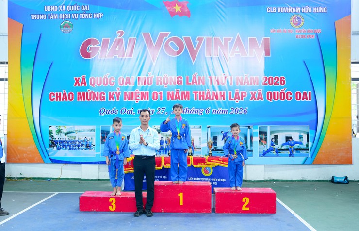 Trao giải các nội dung thi đấu Nhóm 1, Nhóm 2 Giải Vovinam xã Quốc Oai mở rộng lần thứ I năm 2026- Ảnh 6.