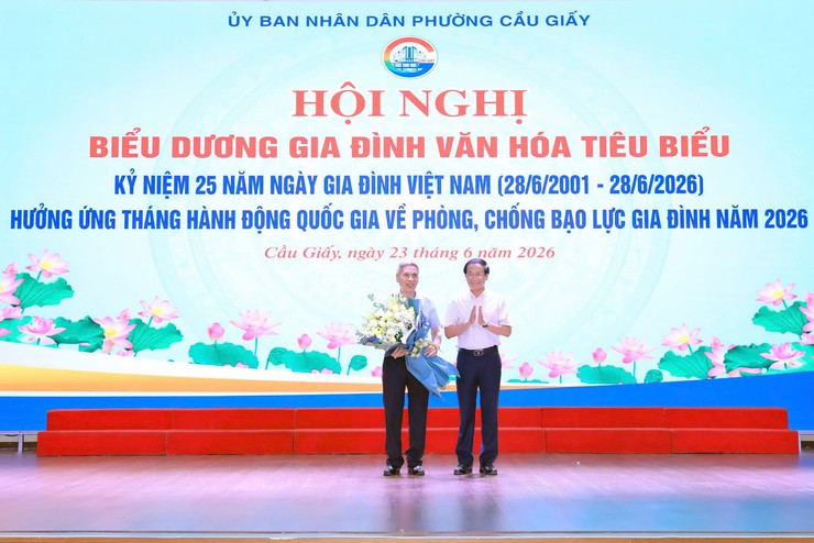Phường Cầu Giấy biểu dương các gia đình văn hóa tiêu biểu, lan tỏa những giá trị tốt đẹp của gia đình Việt Nam- Ảnh 6.