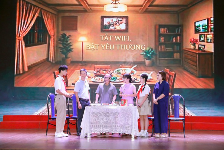Phường Cầu Giấy biểu dương các gia đình văn hóa tiêu biểu, lan tỏa những giá trị tốt đẹp của gia đình Việt Nam- Ảnh 3.