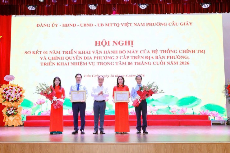 MỘT NĂM VẬN HÀNH MÔ HÌNH CHÍNH QUYỀN ĐỊA PHƯƠNG HAI CẤP: PHƯỜNG CẦU GIẤY KHẲNG ĐỊNH HIỆU QUẢ THỰC TIỄN- Ảnh 5.