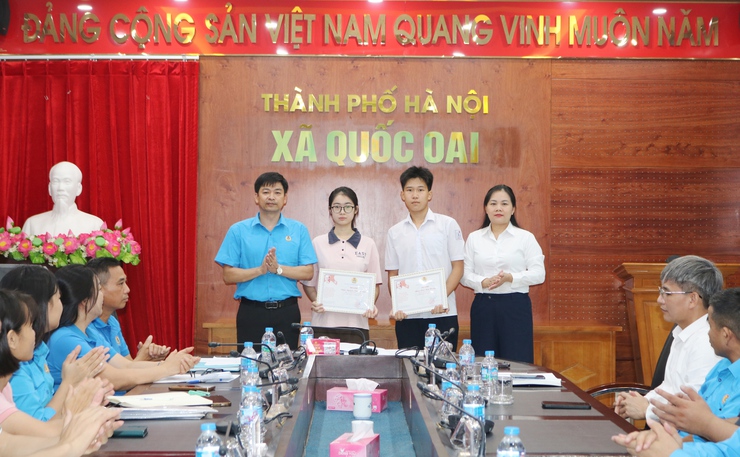CÔNG ĐOÀN XÃ QUỐC OAI SƠ KẾT CÔNG TÁC 6 THÁNG ĐẦU NĂM 2026: KHẲNG ĐỊNH VAI TRÒ CHỖ DỰA TIN CẬY CỦA ĐOÀN VIÊN, NGƯỜI LAO ĐỘNG- Ảnh 4.
