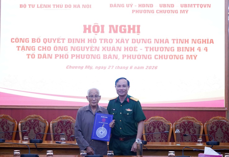 Phường Chương Mỹ công bố quyết định hỗ trợ xây dựng nhà tình nghĩa tặng thương binh Nguyễn Xuân Hòe- Ảnh 2.