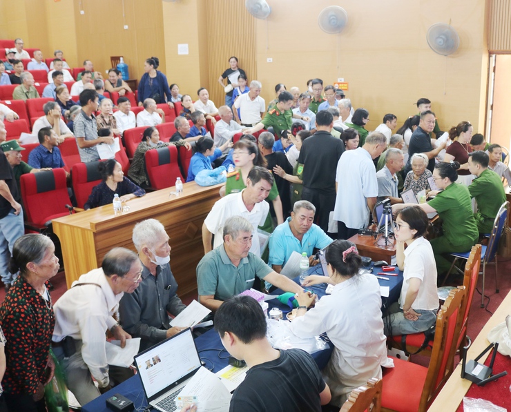 Gần 400 thân nhân liệt sĩ xã Quốc Oai được thu nhận mẫu ADN: thắp lên hy vọng đưa các anh hùng liệt sĩ trở về với tên tuổi- Ảnh 12.