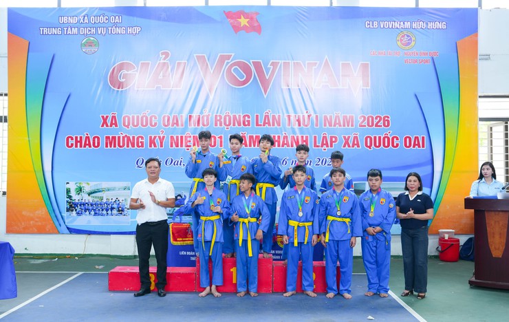 Trao giải Nhóm 3, Nhóm 4 Giải Vovinam xã Quốc Oai mở rộng lần thứ I năm 2026 chào mừng kỷ niệm 01 năm thành lập xã Quốc Oai- Ảnh 3.