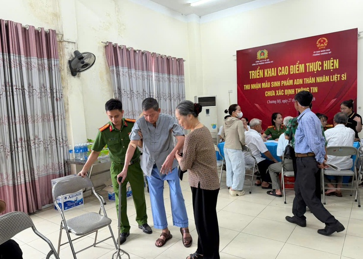 Phường Chương Mỹ tổ chức thu nhận mẫu ADN thân nhân liệt sĩ chưa xác định thông tin- Ảnh 2.