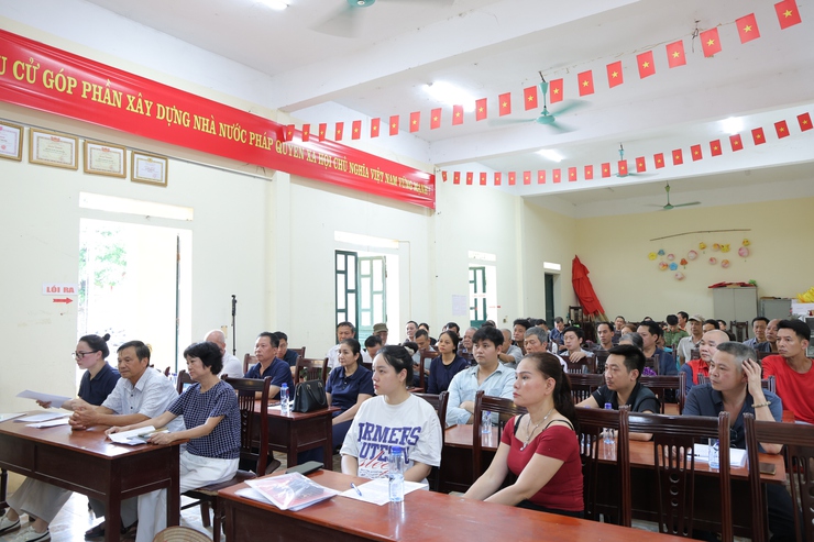 67 hộ gia đình trên địa bàn xã Đông Sơn cũ tham dự Hội nghị đối thoại về Dự thảo phương án hỗ trợ, bồi thường khi bị thu hồi đất thực hiện Dự án cải tạo, nâng cấp Quốc lộ 6 đoạn Ba La – Xuân Mai- Ảnh 2.
