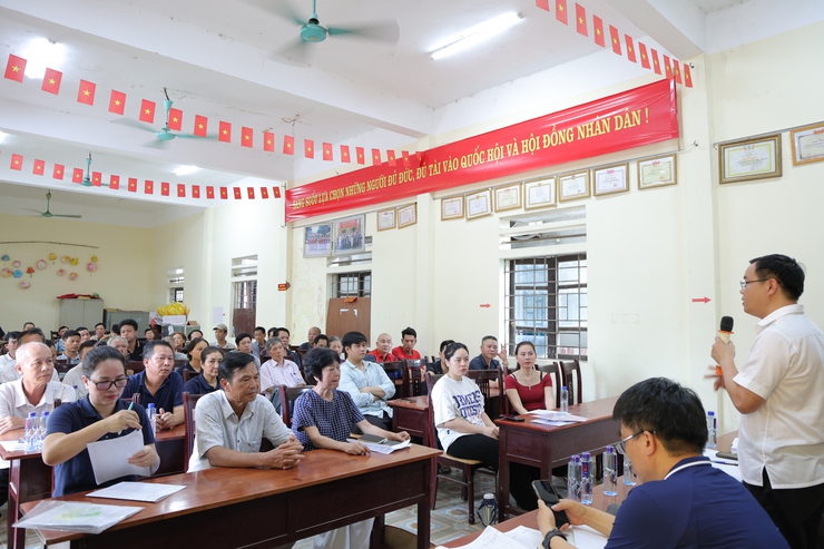 67 hộ gia đình trên địa bàn xã Đông Sơn cũ tham dự Hội nghị đối thoại về Dự thảo phương án hỗ trợ, bồi thường khi bị thu hồi đất thực hiện Dự án cải tạo, nâng cấp Quốc lộ 6 đoạn Ba La – Xuân Mai- Ảnh 3.