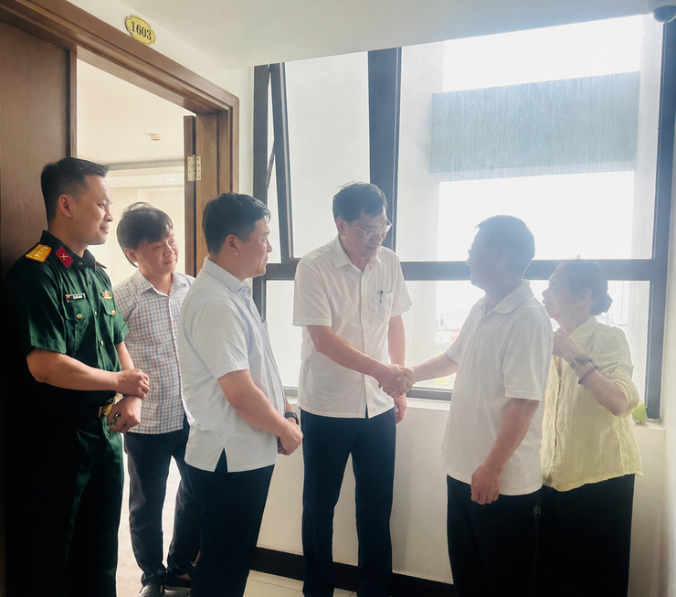 Khương Đình: Đẩy nhanh công tác bàn giao căn hộ tái định cư cho các hộ dân thuộc diện giải phóng mặt bằng- Ảnh 1.