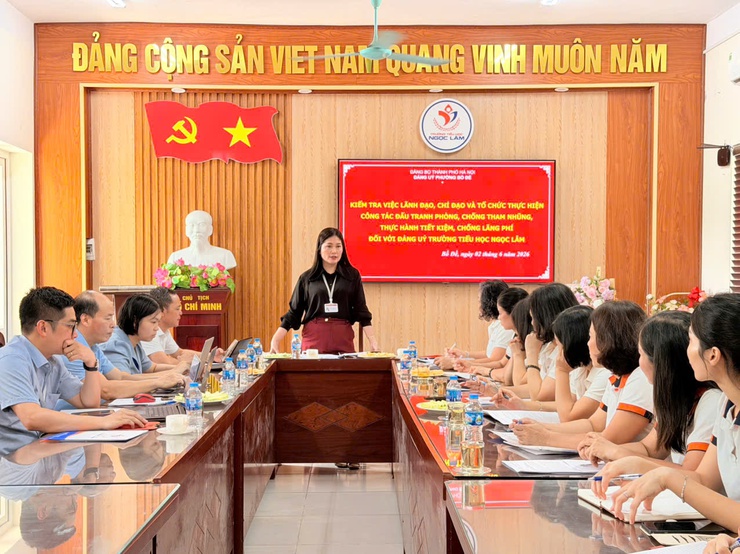 Đoàn kiểm tra Ban Thường vụ Đảng ủy phường Bồ Đề kiểm tra công tác phòng, chống tham nhũng, thực hành tiết kiệm, chống lãng phí đối với Đảng ủy trường Tiểu học Ngọc Lâm- Ảnh 1.