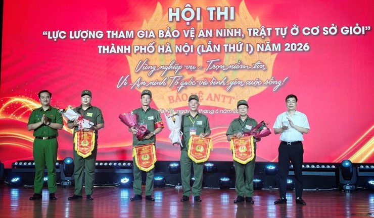 Phường Ô Chợ Dừa xuất sắc giành Giải Nhất Bảng thi số 1- Vòng thi thứ 2 Hội thi "Lực lượng tham gia bảo vệ an ninh, trật tự ở cơ sở giỏi" Thành phố Hà Nội năm 2026- Ảnh 3.