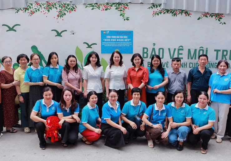 PHƯỜNG CẦU GIẤY TRIỂN KHAI MÔ HÌNH “NGÕ PHỐ ĐOÀN KẾT” PHÁT HUY TỰ CHỦ, TỰ QUẢN, TỰ GIÁM SÁT TRONG CỘNG ĐỒNG DÂN CƯ- Ảnh 3.