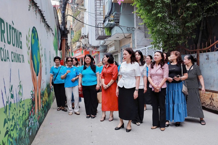 PHƯỜNG CẦU GIẤY TRIỂN KHAI MÔ HÌNH “NGÕ PHỐ ĐOÀN KẾT” PHÁT HUY TỰ CHỦ, TỰ QUẢN, TỰ GIÁM SÁT TRONG CỘNG ĐỒNG DÂN CƯ- Ảnh 2.