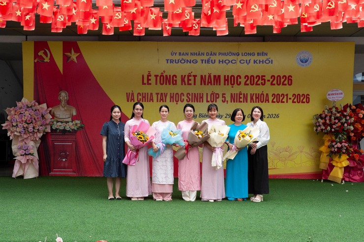 Trường Tiểu học Cự Khối tổ chức Lễ Tổng kết năm học 2025 - 2026 và chia tay học sinh khối 5 niên khóa 2021 - 2026- Ảnh 3.