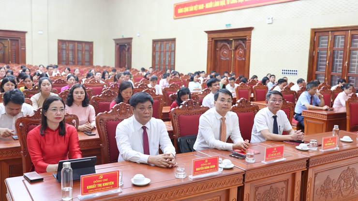 THẠCH THẤT: BẾ GIẢNG LỚP BỒI DƯỠNG, CẬP NHẬT KIẾN THỨC, KỸ NĂNG CHO CÁN BỘ NGUỒN QUY HOẠCH CÁC CHỨC DANH LÃNH ĐẠO, QUẢN LÝ- Ảnh 3.