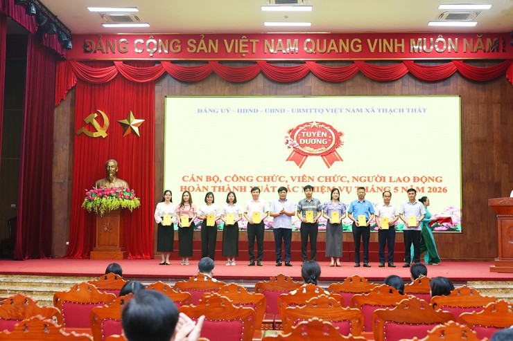 THẠCH THẤT TỔ CHỨC CHÀO CỜ ĐẦU THÁNG, TRIỂN KHAI NHIỆM VỤ TRỌNG TÂM THÁNG 6/2026- Ảnh 1.