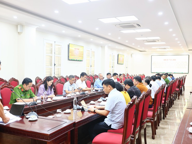 THẠCH THẤT QUYẾT LIỆT GIẢI QUYẾT CÁC ĐIỂM NGHẼN TRONG QUẢN LÝ ĐÔ THỊ VÀ CỤM CÔNG NGHIỆP KIM QUAN- Ảnh 1.