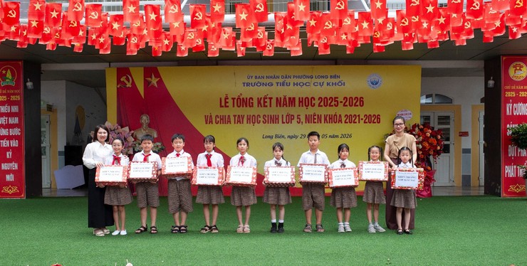 Trường Tiểu học Cự Khối tổ chức Lễ Tổng kết năm học 2025 - 2026 và chia tay học sinh khối 5 niên khóa 2021 - 2026- Ảnh 4.