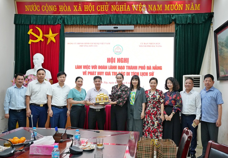 PHƯỜNG SƠN TÂY ĐÓN TIẾP ĐOÀN CÔNG TÁC THÀNH PHỐ ĐÀ NẴNG KHẢO SÁT MÔ HÌNH BẢO TỒN VÀ PHÁT HUY GIÁ TRỊ DI SẢN VĂN HÓA- Ảnh 7.