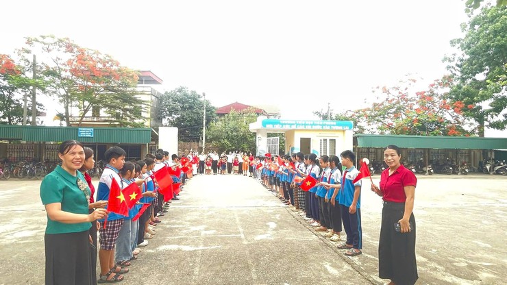 Trường Mầm non Tiên Phong tổ chức cho trẻ 5 tuổi tham quan Trường Tiểu học Tiên Phong- Ảnh 6.