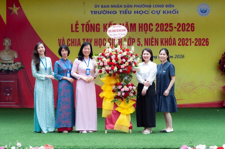 Trường Tiểu học Cự Khối tổ chức Lễ Tổng kết năm học 2025 - 2026 và chia tay học sinh khối 5 niên khóa 2021 - 2026- Ảnh 6.
