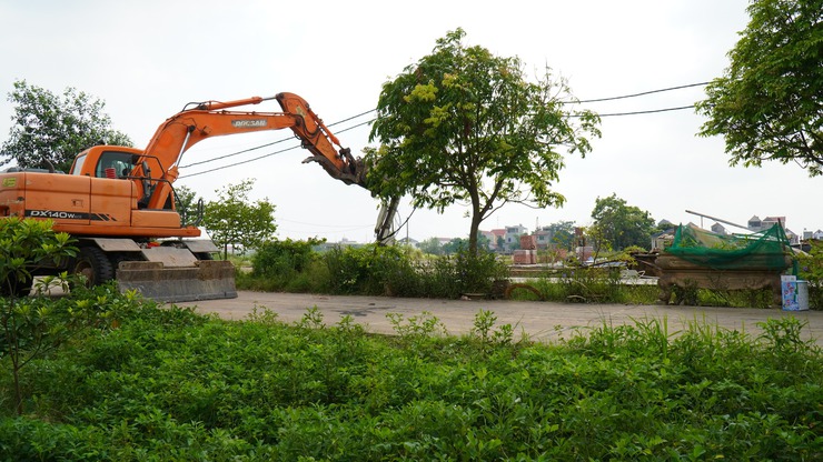 XÃ TRUNG GIÃ RA QUÂN CƯỠNG CHẾ CÁC CÔNG TRÌNH VI PHẠM ĐẤT ĐAI TRÊN ĐỊA BÀN- Ảnh 8.