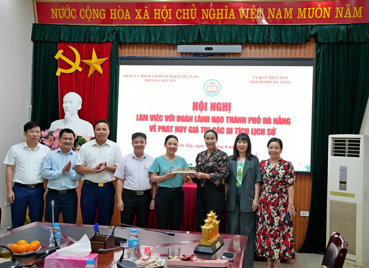 PHƯỜNG SƠN TÂY ĐÓN TIẾP ĐOÀN CÔNG TÁC THÀNH PHỐ ĐÀ NẴNG KHẢO SÁT MÔ HÌNH BẢO TỒN VÀ PHÁT HUY GIÁ TRỊ DI SẢN VĂN HÓA- Ảnh 8.
