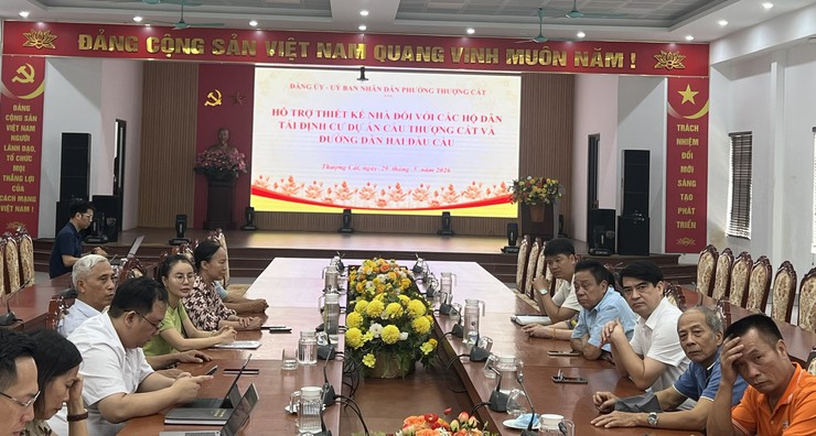 Thượng Cát: Đột phá với mô hình kiểu mẫu hỗ trợ thiết kế nhà ở, an cư cho người dân tái định cư dự án Cầu Thượng Cát và đường dẫn 02 đầu cầu.- Ảnh 1.