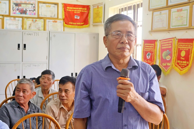 Đồng chí Bí thư Đảng ủy xã Đoài Phương tiếp xúc cử tri trước kỳ họp thứ 2 HĐND xã khóa II nhiệm kỳ 2026 - 2031- Ảnh 3.