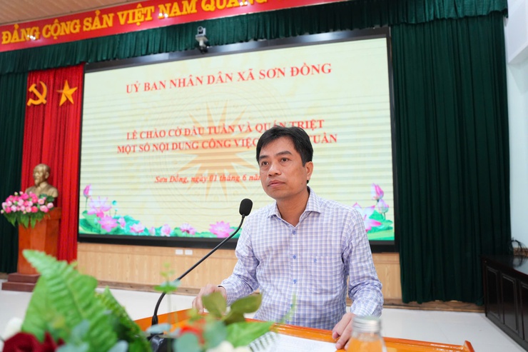 Xã Sơn Đồng tổ chức chào cờ và triển khai một số nội dung công việc trọng tâm tháng 6- Ảnh 4.