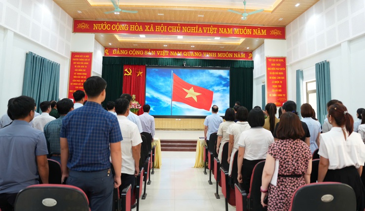 Xã Sơn Đồng tổ chức chào cờ và triển khai một số nội dung công việc trọng tâm tháng 6- Ảnh 3.
