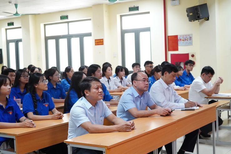 Bế giảng lớp Bồi dưỡng nhận thức về Đảng cho học sinh THPT năm 2026- Ảnh 2.