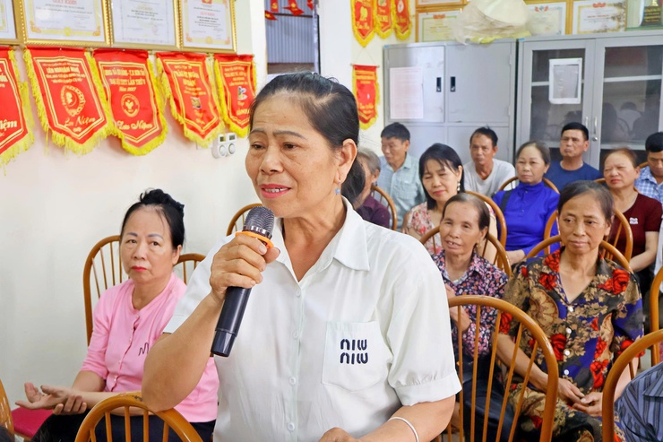 Đồng chí Bí thư Đảng ủy xã Đoài Phương tiếp xúc cử tri trước kỳ họp thứ 2 HĐND xã khóa II nhiệm kỳ 2026 - 2031- Ảnh 2.