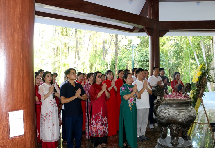 HÀNH TRÌNH VỀ NGUỒN, TIẾP LỬA TRUYỀN THỐNG,  GẮN KẾT TÌNH ĐỒNG NGHIỆP CỦA HAI TRƯỜNG TIỂU HỌC HỢP THANH B VÀ TRƯỜNG THCS HỢP THANH ( XÃ MỸ ĐỨC = TP HÀ NỘI)- Ảnh 3.