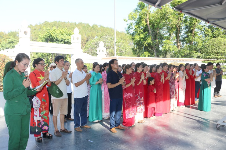 HÀNH TRÌNH VỀ NGUỒN, TIẾP LỬA TRUYỀN THỐNG,  GẮN KẾT TÌNH ĐỒNG NGHIỆP CỦA HAI TRƯỜNG TIỂU HỌC HỢP THANH B VÀ TRƯỜNG THCS HỢP THANH ( XÃ MỸ ĐỨC = TP HÀ NỘI)- Ảnh 4.