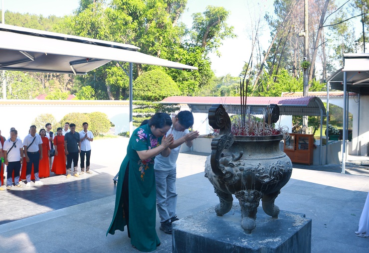 HÀNH TRÌNH VỀ NGUỒN, TIẾP LỬA TRUYỀN THỐNG,  GẮN KẾT TÌNH ĐỒNG NGHIỆP CỦA HAI TRƯỜNG TIỂU HỌC HỢP THANH B VÀ TRƯỜNG THCS HỢP THANH ( XÃ MỸ ĐỨC = TP HÀ NỘI)- Ảnh 5.