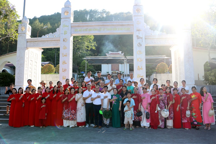 HÀNH TRÌNH VỀ NGUỒN, TIẾP LỬA TRUYỀN THỐNG,  GẮN KẾT TÌNH ĐỒNG NGHIỆP CỦA HAI TRƯỜNG TIỂU HỌC HỢP THANH B VÀ TRƯỜNG THCS HỢP THANH ( XÃ MỸ ĐỨC = TP HÀ NỘI)- Ảnh 8.