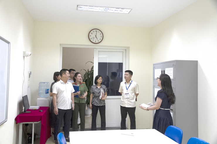 Phường Xuân Phương kiểm tra công tác chuẩn bị cơ sở vật chất phục vụ Kỳ thi tuyển sinh vào lớp 10 năm học 2026 – 2027- Ảnh 2.