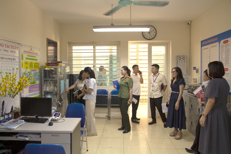 Phường Xuân Phương kiểm tra công tác chuẩn bị cơ sở vật chất phục vụ Kỳ thi tuyển sinh vào lớp 10 năm học 2026 – 2027- Ảnh 3.